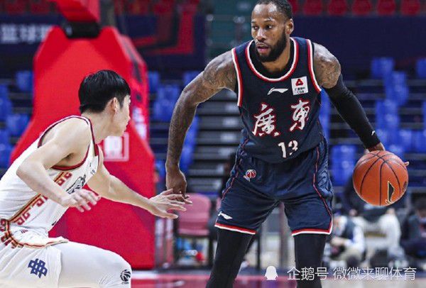 而安娜;德;阿玛斯、罗宾;莱特、西尔维娅;侯克斯三位美艳动人的女主演也在这部影片中贡献了绝佳演技